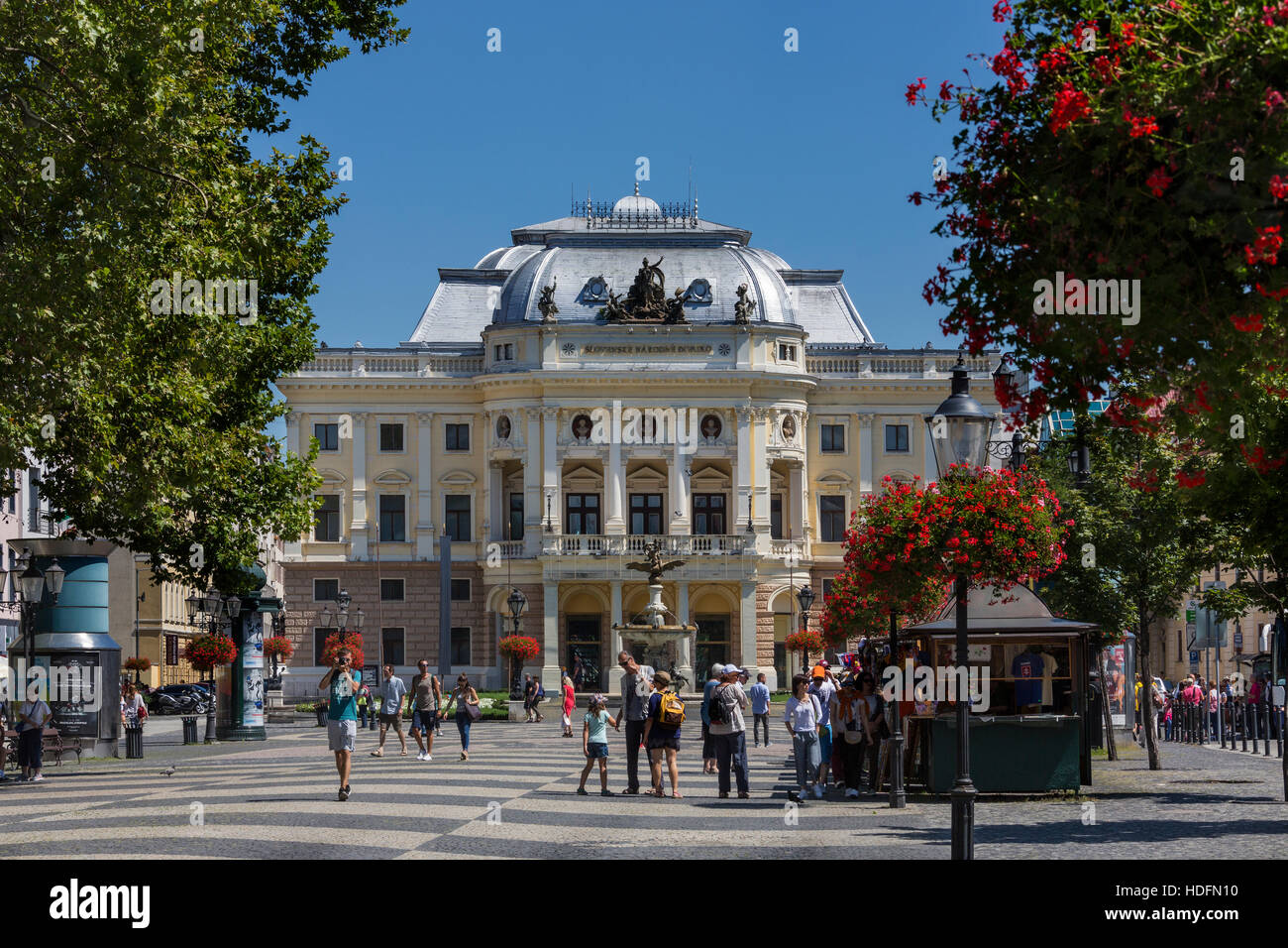 Die alten Slowakischen Nationaltheater Gebäude in Hviezdoslav Platz, in der Stadt Bratislava in der Slowakei. Stockfoto