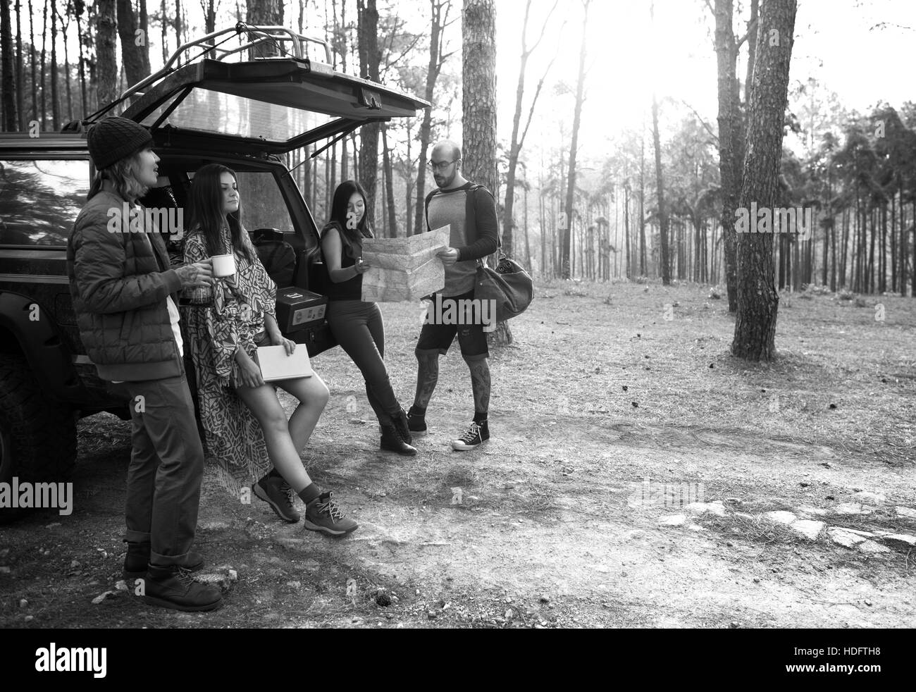 Menschen Freundschaft Hangout Reisen Reiseziel Camping Konzept Stockfoto