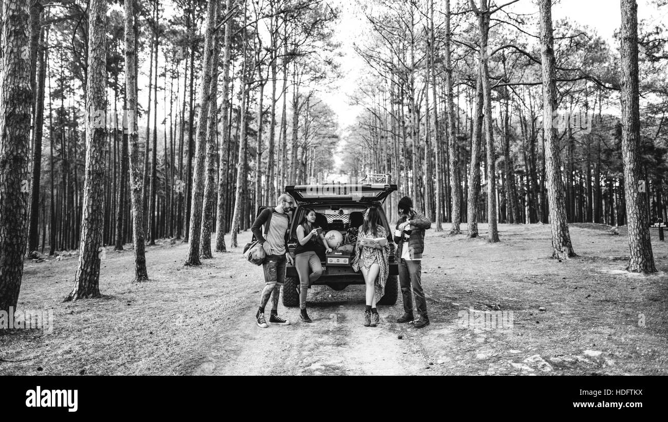 Menschen Freundschaft Hangout Reisen Reiseziel Camping Konzept Stockfoto