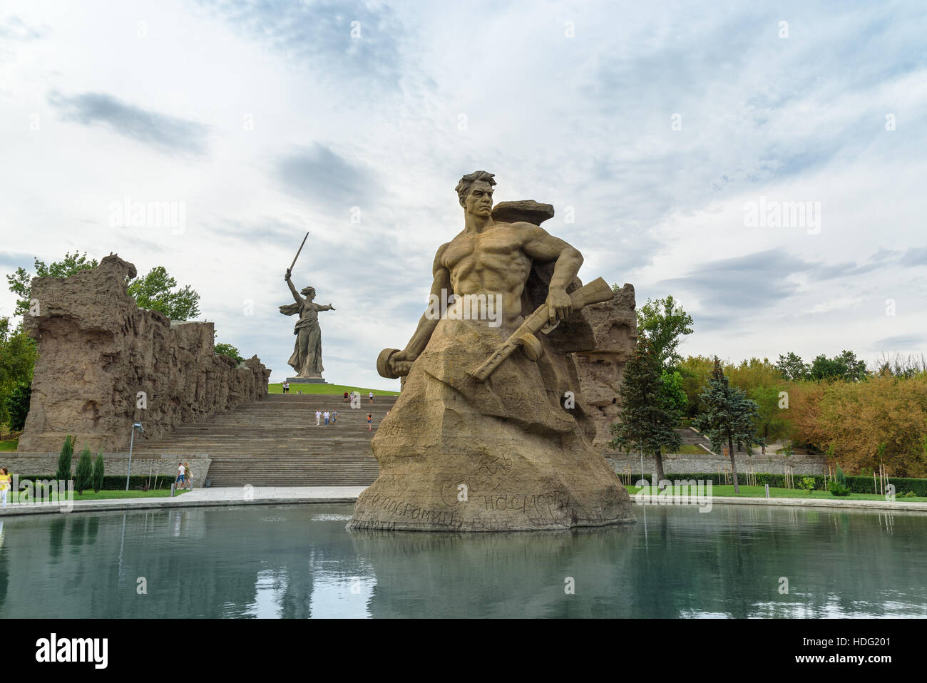 Stehend auf den Tod-Platz. Memorial Komplex Mamajew Kurgan in Wolgograd Stockfoto