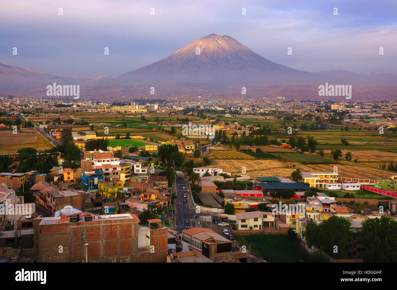 Blick vom Sachaca Bezirk, Arequipa Peru. Stockfoto