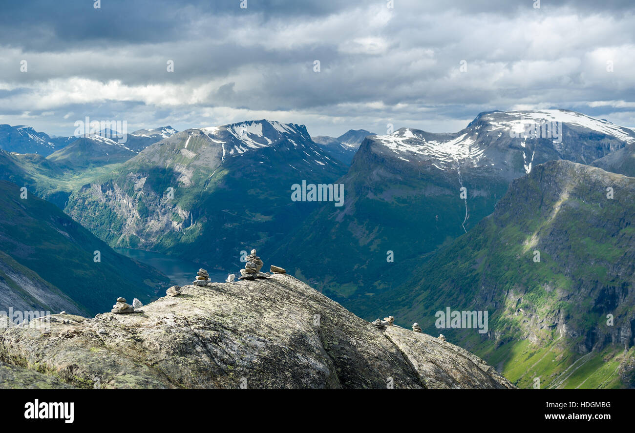 Blick vom Berg Dalsnibba, Geiranger Fjord, Norwegen. Stockfoto