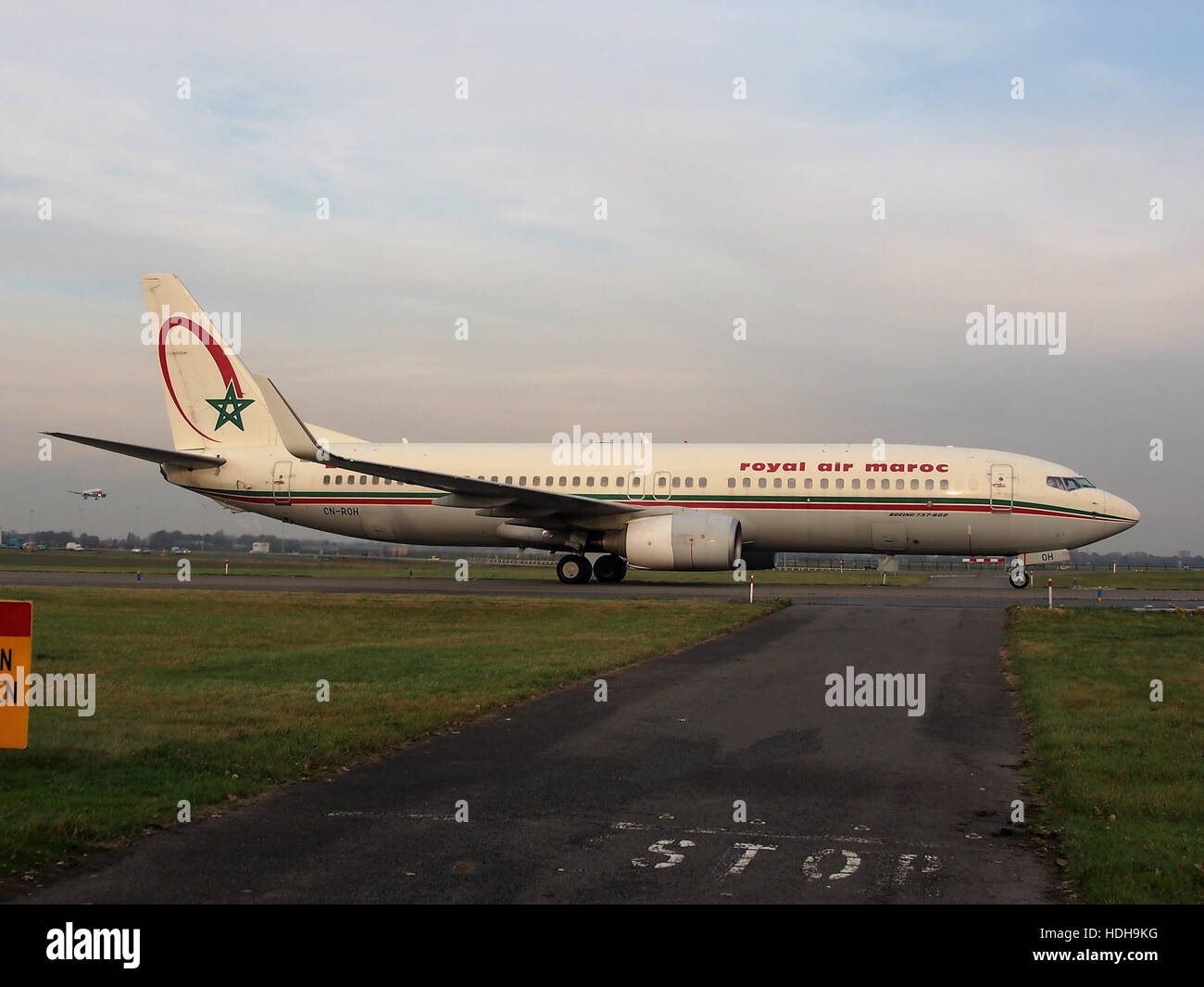 CN-ROH (Flugzeuge) nach der Landung auf der Landebahn 18R pic1 Rollen Stockfoto