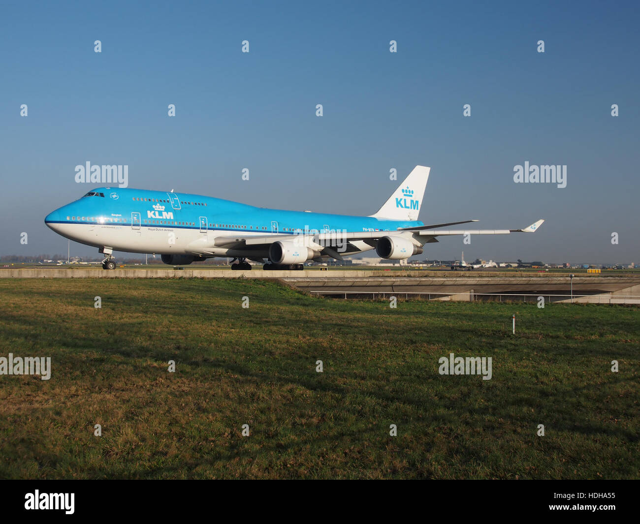 PH-BFB KLM Royal Dutch Airlines Boeing 747-406 an Schiphol Rollen in Richtung Start-und Landebahn 36L pic4 Stockfoto