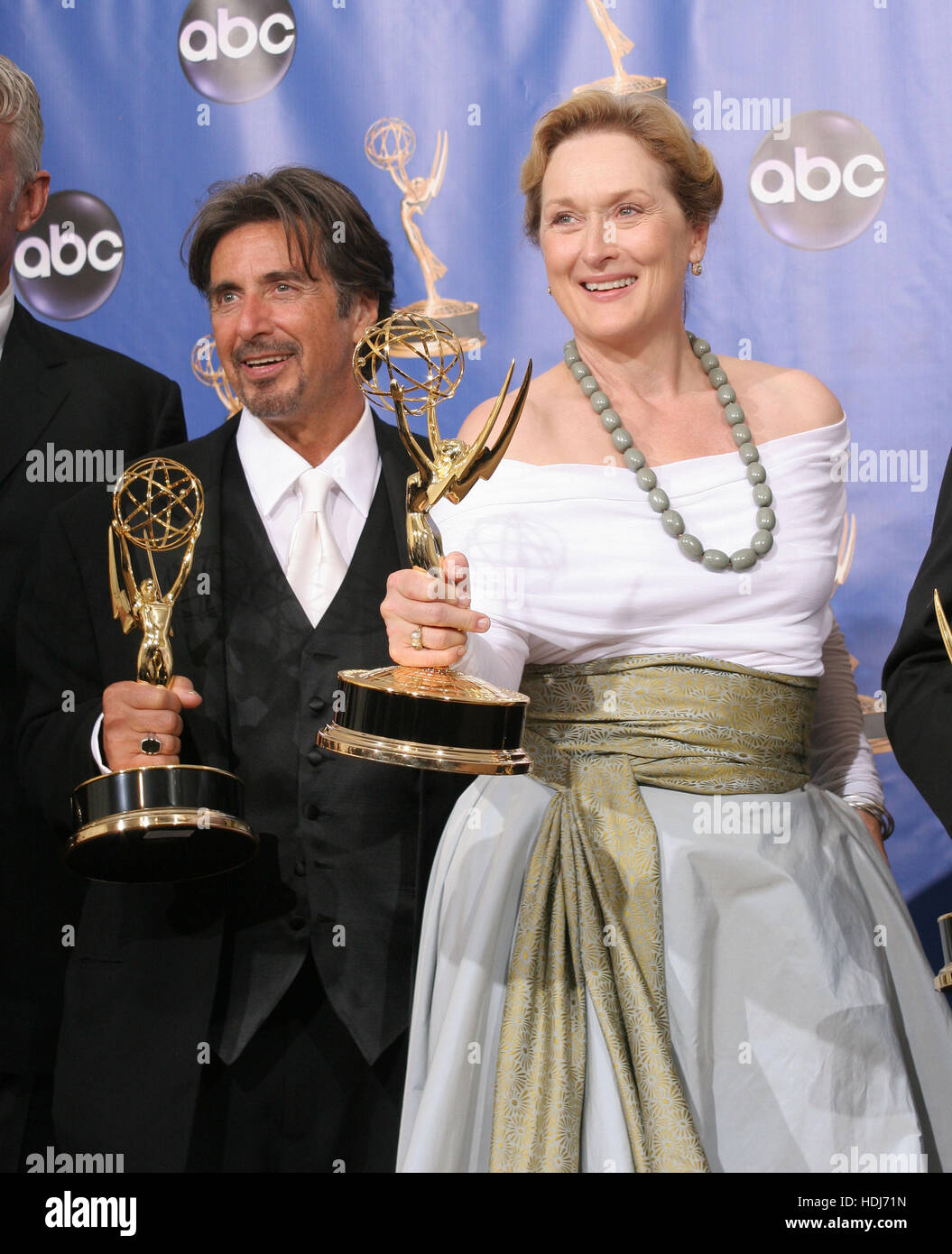 Al Pacino und Meryl Streep auf der 56. jährlichen Emmy Awards am 19. September 2004 in Los Angeles, Kalifornien. Bildnachweis: Francis Specker Stockfoto