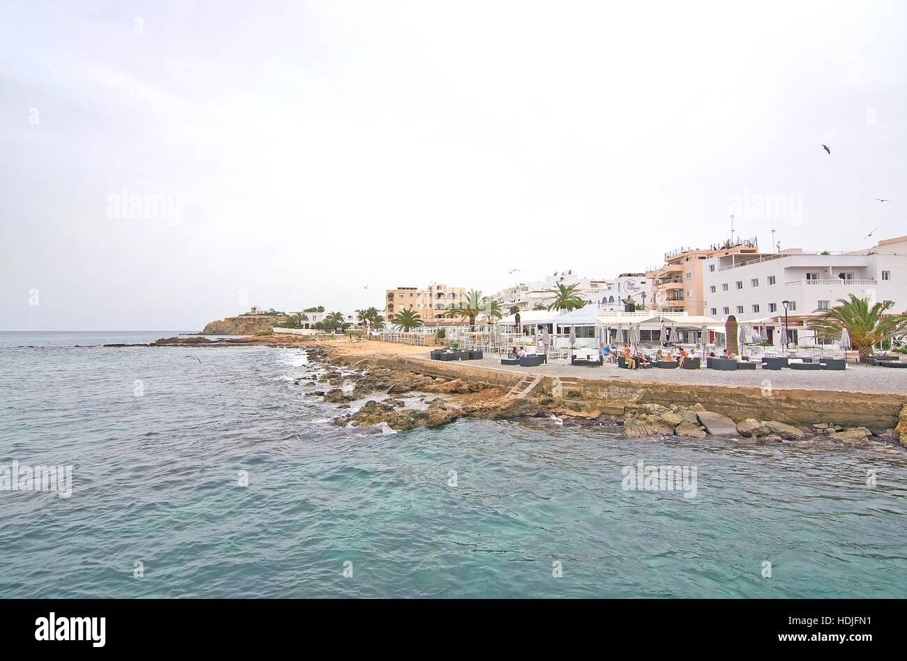 Es Canar Hafen Ibiza an einem bewölkten Tag auf 25. Oktober 2016 in Marina Botafoch, Ibiza, Balearen, Spanien. Stockfoto