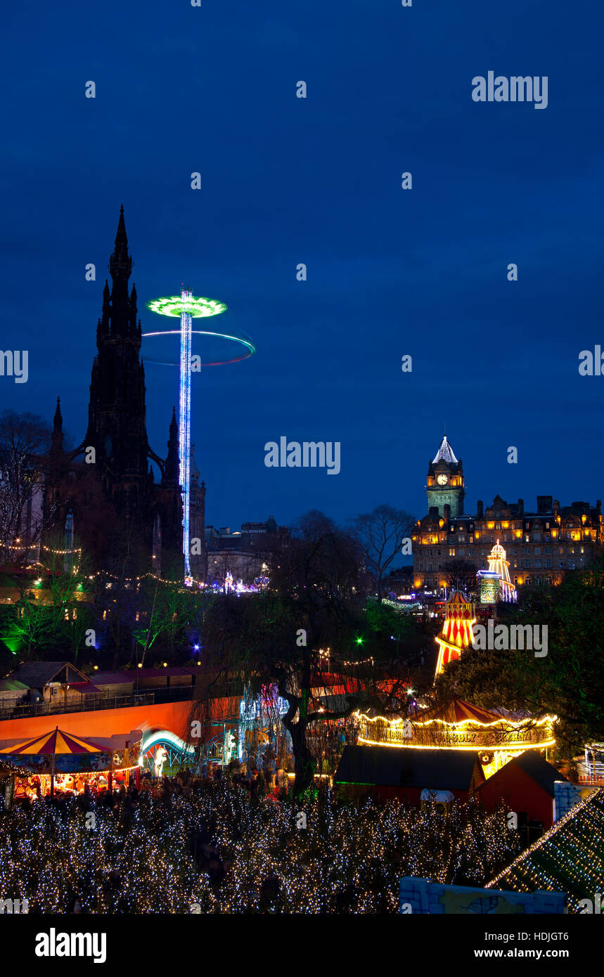 Edinburgh Illuminationen Weihnachtsbeleuchtung und Kirmes, East Princes Street Gardens, Scotland UK 2016 Stockfoto