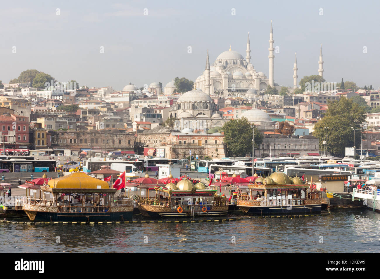 Snack-Boote und die Suleiman Moschee, Istanbul, Türkei Stockfoto