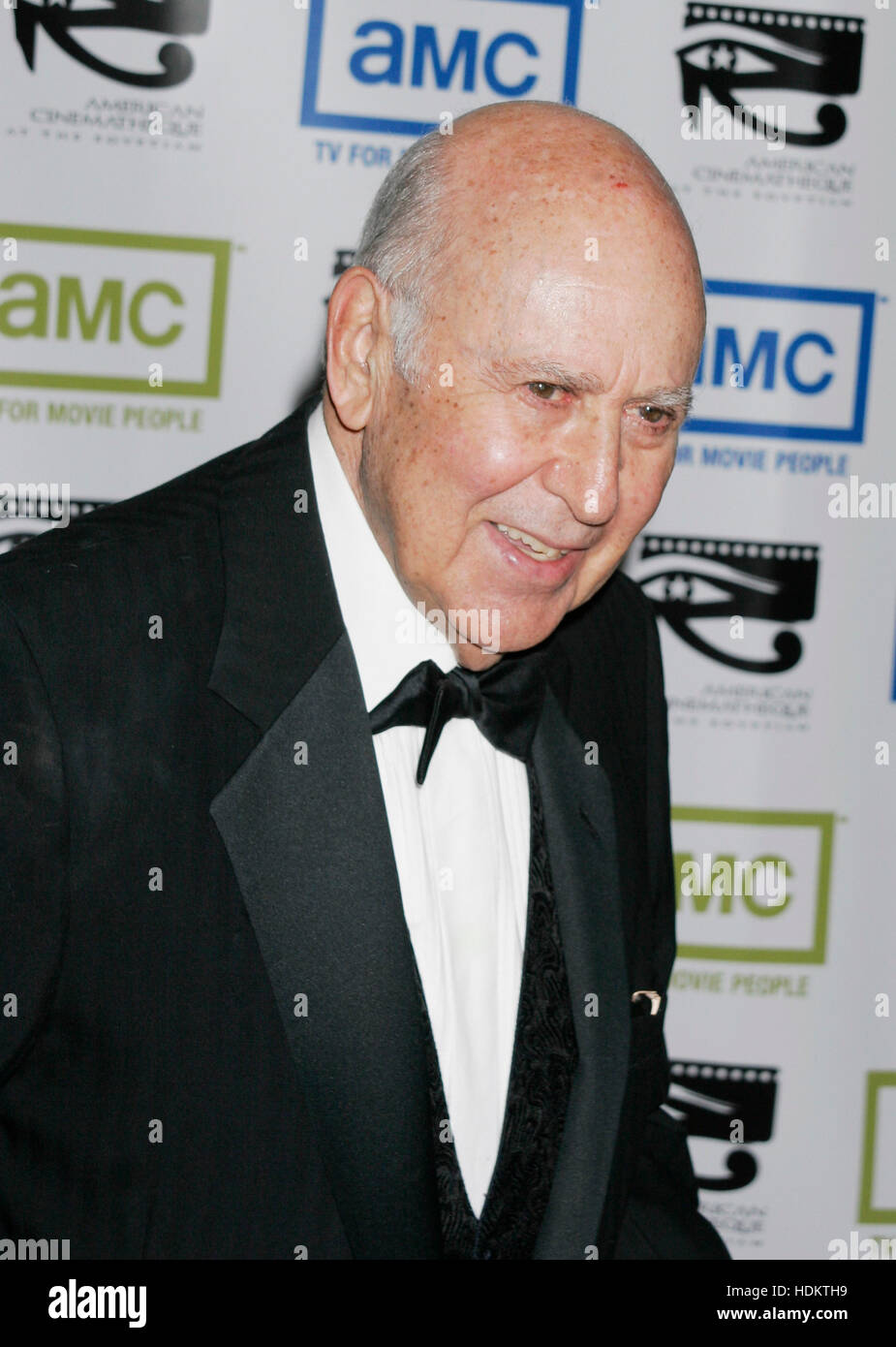 Carl Reiner bei der 19. jährliche American Cinematheque Award ehrt Steve Martin in Beverly Hills, CA am 12. November 2004. Bildnachweis: Francis Specker Stockfoto