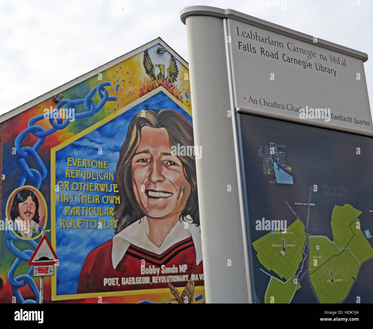 Belfast Falls Rd Rebublican Bobby Sands Wandbild und Carnegie-Bibliothek Stockfoto