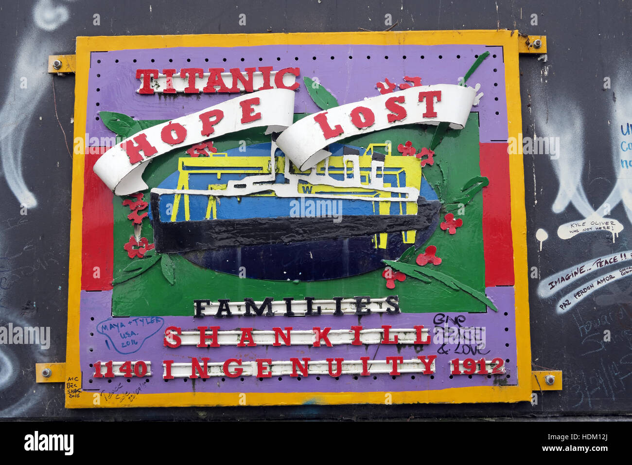 Titanic Hope Lost - Belfast International Peace Wand Cupar Weg, West Belfast, NI, UK Stockfoto