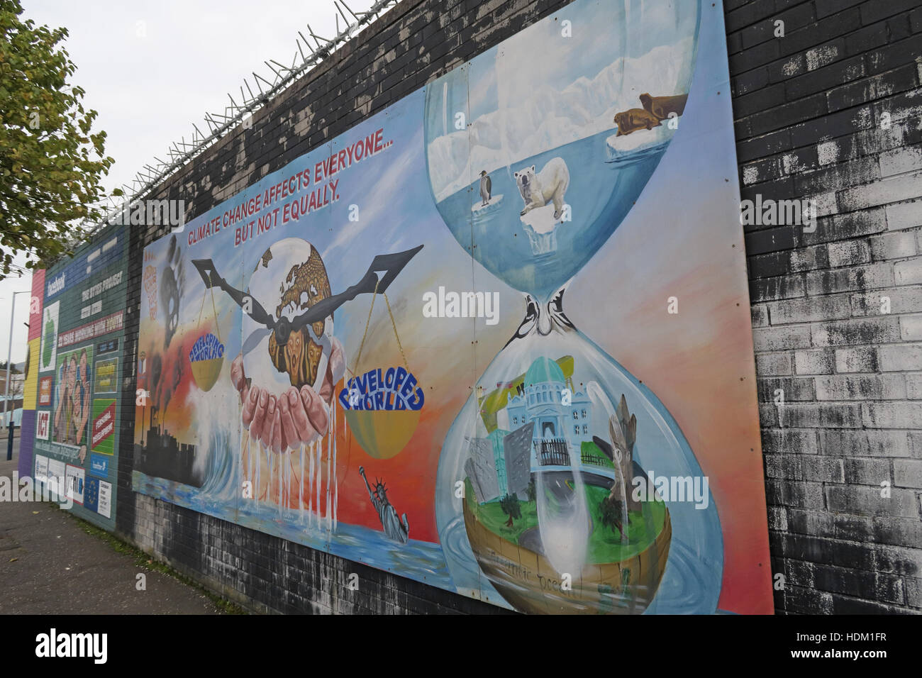 Belfast fällt Rd Frieden Wandbild, Klimawandel Stockfoto