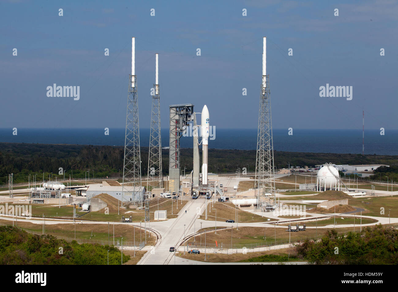 Die United Launch Alliance Atlas V-Rakete mit der NASA geostationären operative Umweltsatellit (GOES-R) an Bord kommt bei der Cape Canaveral Air Force Station Raum starten komplexe 41 18. November 2016 in Cape Canaveral, Florida. Stockfoto