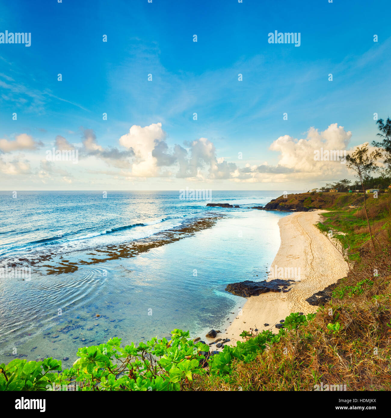 Gris Strand bei Sonnenaufgang. Mauritius. Panorama Stockfoto