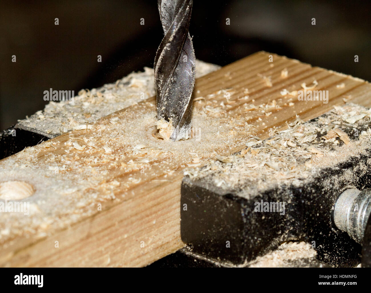 Holz Bohren in Aktion Stockfoto