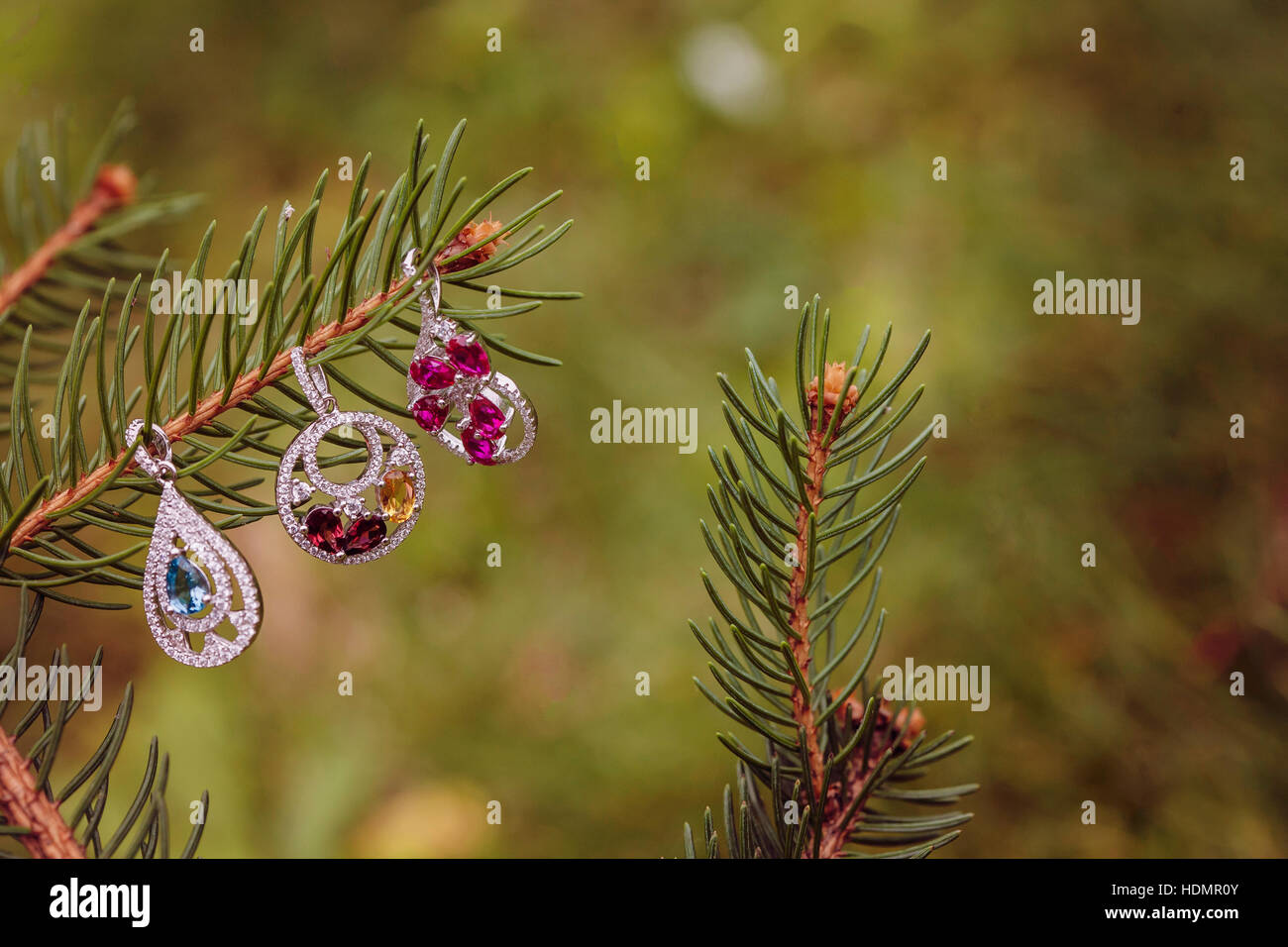 Weihnachtsschmuck - Luxus-Schmuck am Weihnachtsbaum Stockfoto