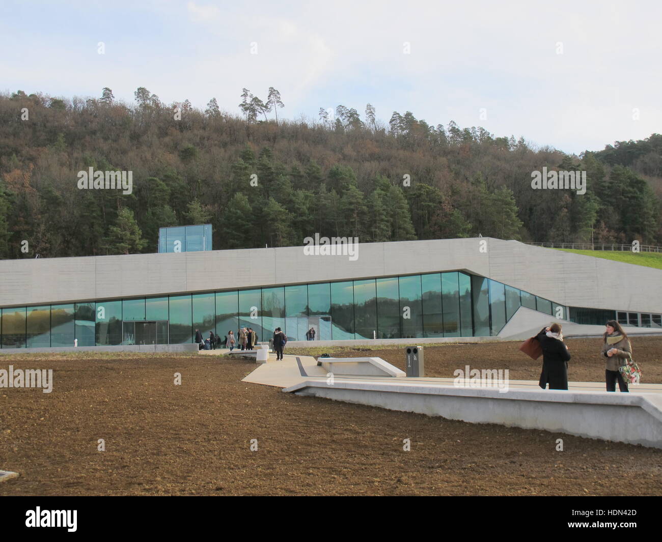 Montignac, Frankreich. 8. Dezember 2016. Das Centre International de l ' Art parietalen Montignac Lascaux in Montignac, Frankreich, 8. Dezember 2016. Das Gebäude befindet sich in Lascaux IV, eine neue Reproduktion des berühmten Steinzeithöhle im Südwesten Frankreichs. Foto: Sabine Glaubitz/Dpa/Alamy Live-Nachrichten Stockfoto