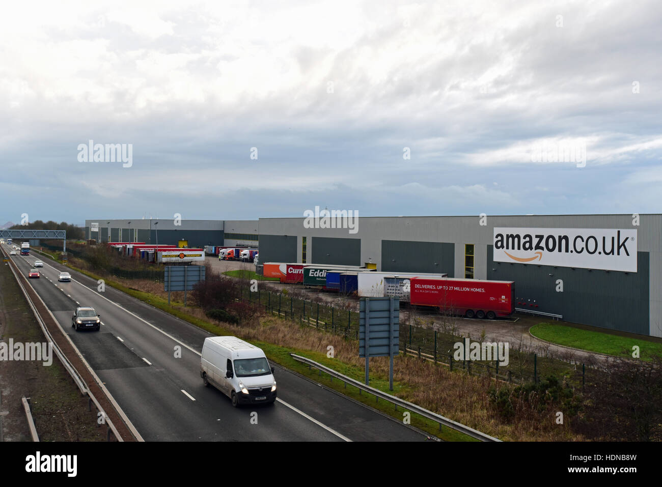 Amazon distribution center dunfermline Fotos und Bildmaterial in