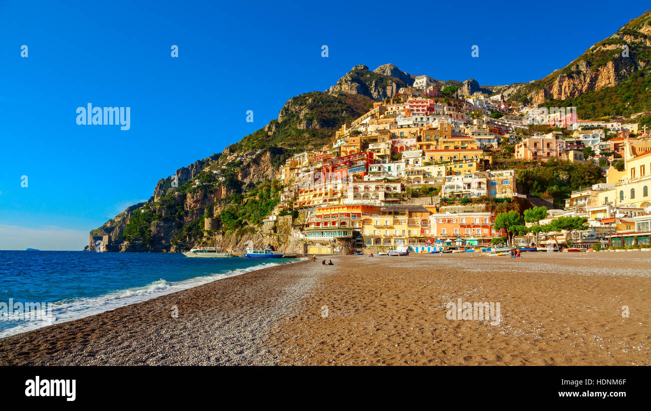 Positano Küstenblick in Süd-Italien Stockfoto