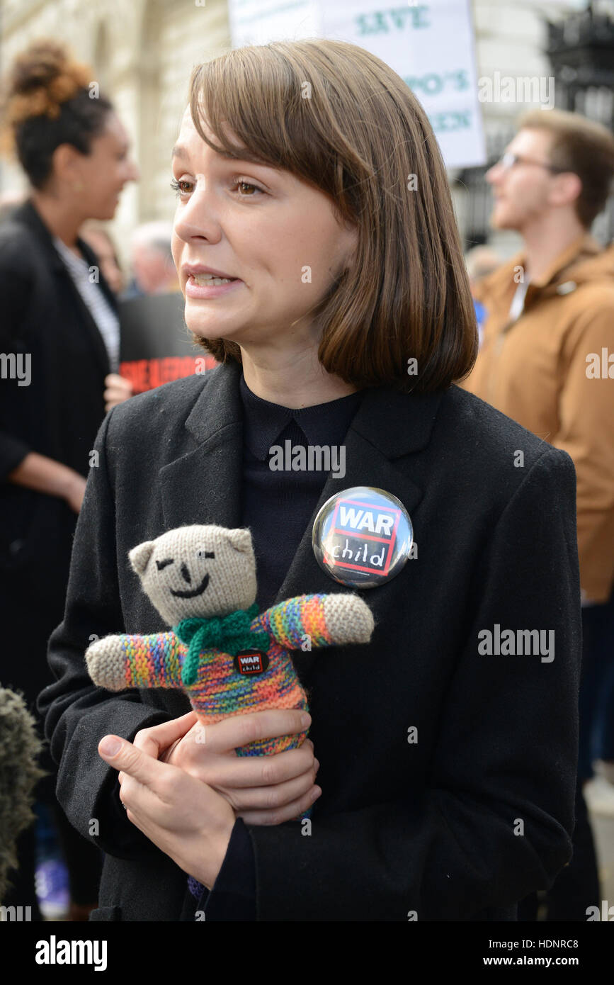 Schauspielerin Carey Mulligan besucht Rallye für Aleppo mit Downing Street London: Carey Mulligan wo: London, Vereinigtes Königreich bei: 22. Oktober 2016 Stockfoto