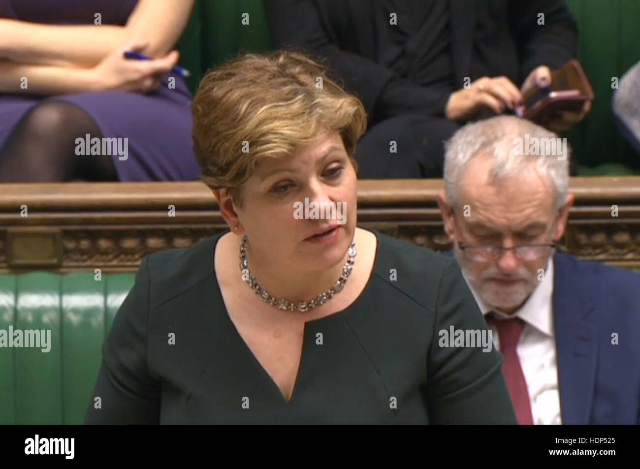 Schatten-Außenminister Emily Thornberry spricht während einer Dringlichkeitsdebatte auf internationale Maßnahmen zum Schutz der Zivilbevölkerung in Aleppo, Syrien, in das House Of Commons in London. Stockfoto