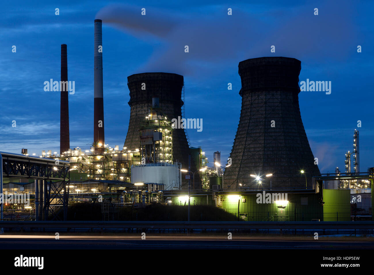 Deutschland, Köln, die Shell Rheinland Raffinerie im Stadtteil Godorf. Es ist die größte Raffinerie Deutschlands. Stockfoto