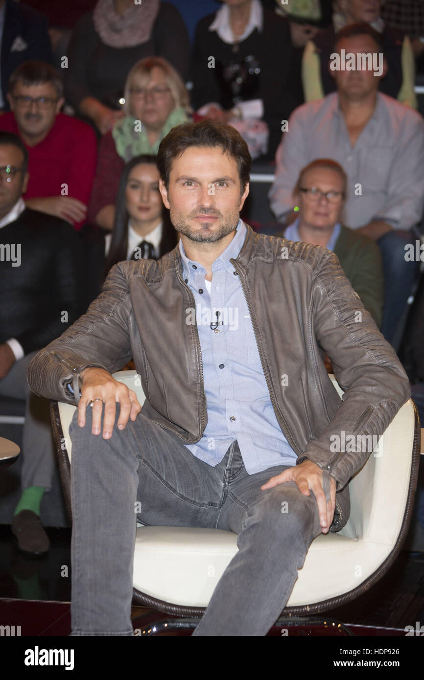 Deutschen ZDF TV Talkshow Markus Lanz bei Fernsehmacher-Studio mit: Simon Verhoeven Where: Hamburg, Deutschland bei: 26. Oktober 2016 Stockfoto