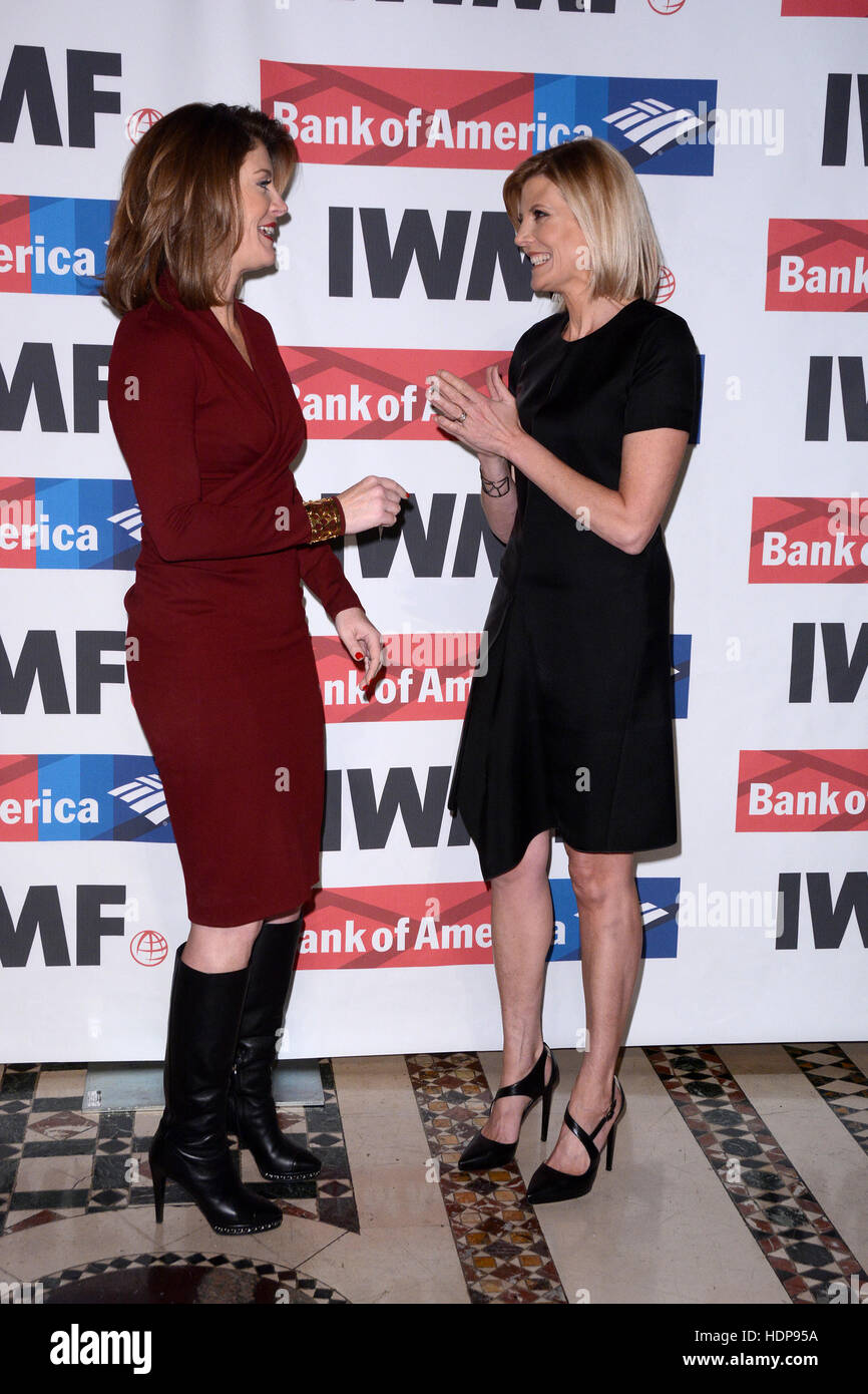 Internationaler Frauentag Media Foundation 27. jährliche Mut im Journalismus-Preisverleihung bei Cipriani 42nd Street - roten Teppich Ankünfte mit: Norah O' Donnell, Kate Schnee wo: New York, New York, Vereinigte Staaten von Amerika bei: 26. Oktober 2016 Stockfoto