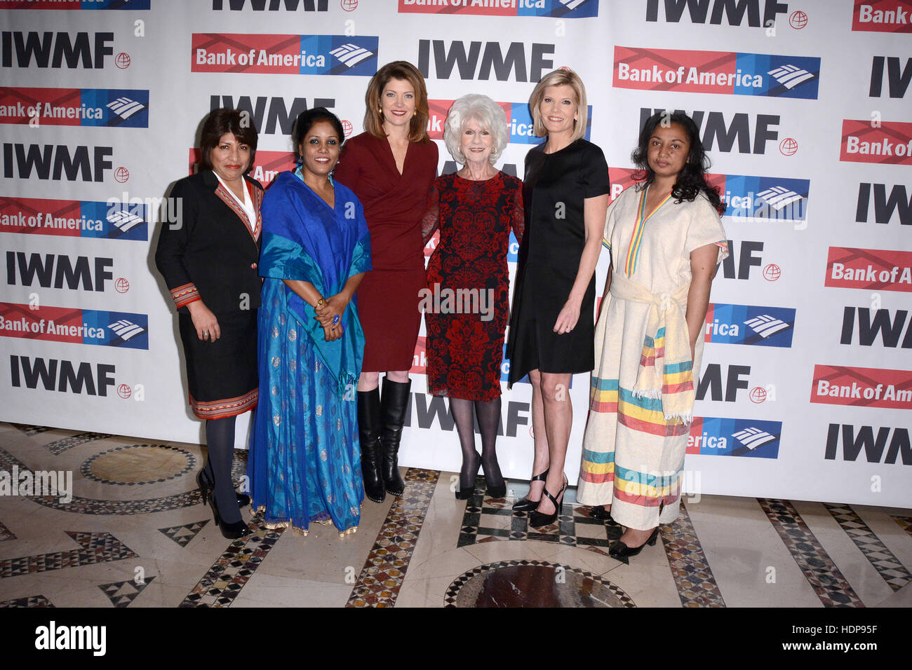 Internationaler Frauentag Media Foundation 27. jährliche Mut im Journalismus-Preisverleihung bei Cipriani 42nd Street - roten Teppich Ankünfte mit: Mabel Caceres, Stella Norah O' Donnell, Diane Rehm, Kate Snow, Paul, Reeyot Alemu wo: New York, neu Stockfoto