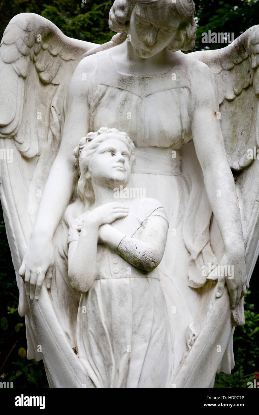 Europa, Deutschland, Köln, Engel auf dem Melaten-Friedhof. Stockfoto