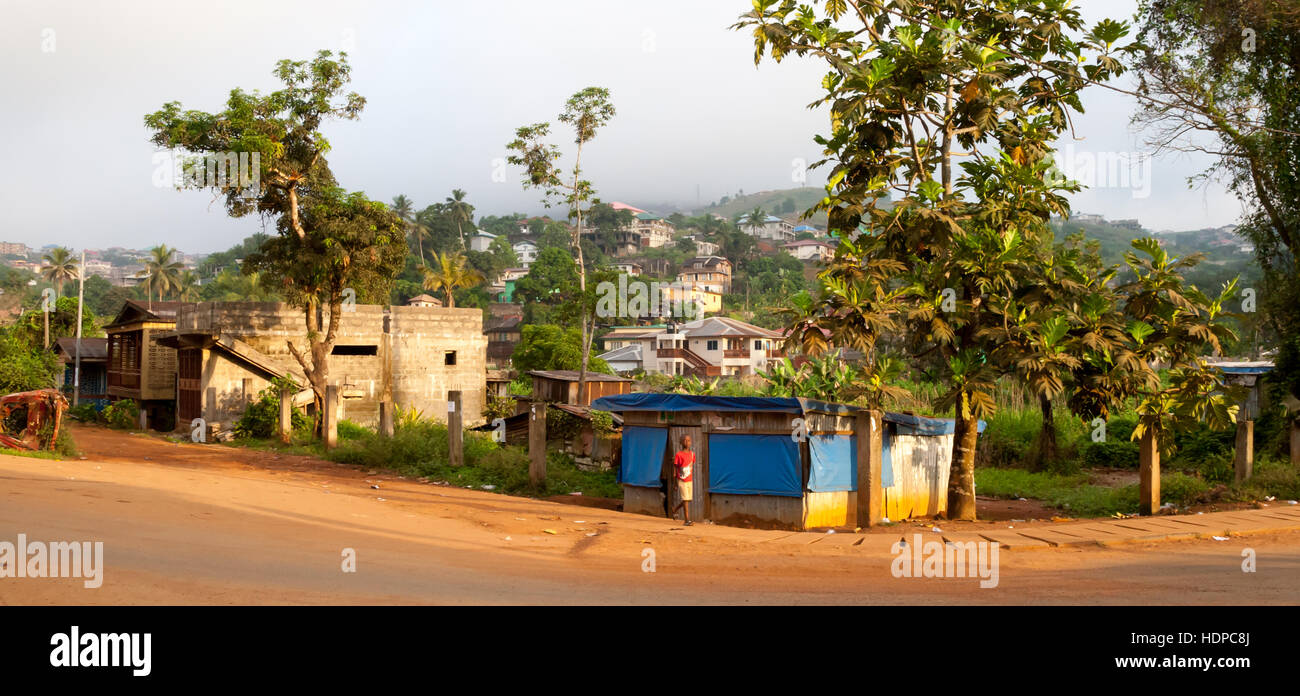 Geschlossene Kiosk in Freetown, Sierra Leone Stockfoto