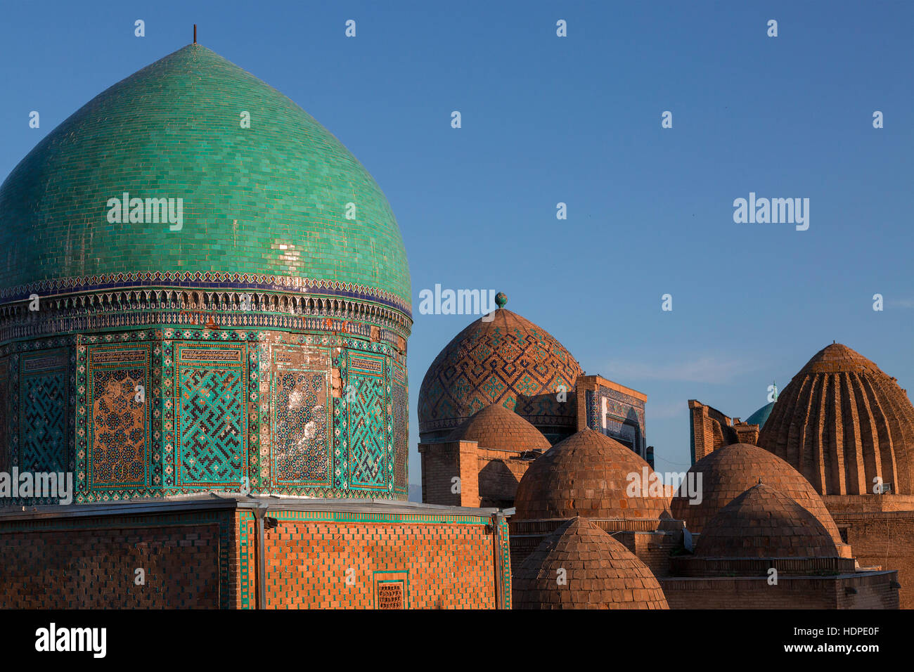 Schah i Zinda Mausoleum komplex und seinen Kuppeln, Samarkand, Usbekistan. Stockfoto