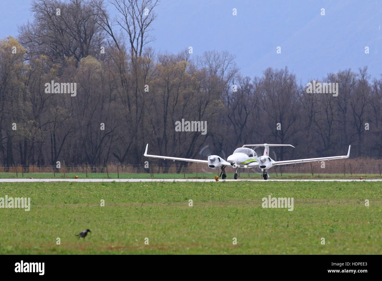 Twin Motor Turbo Prop private Flugzeug am Flughafen ausziehen Stockfoto