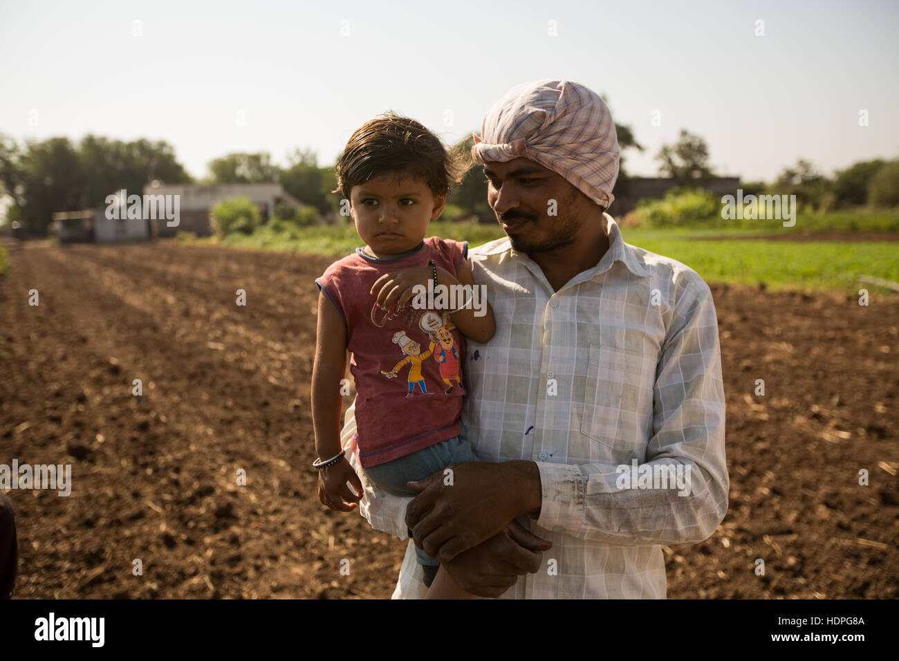 Landwirte und ihre Familien in Gujarat, Nordwest-Indien Stockfoto