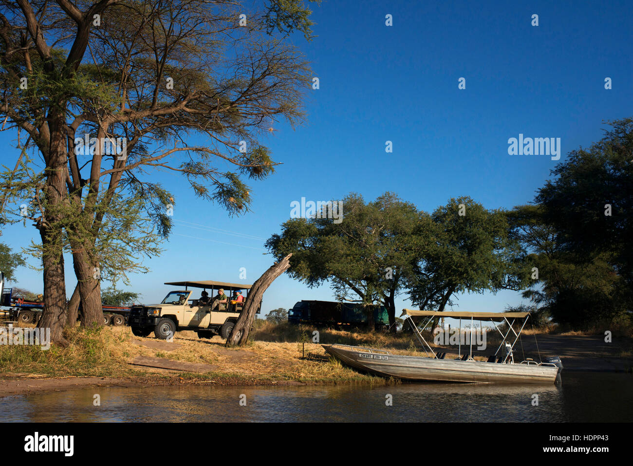 Von Victoria Falls ist möglich, die nahe gelegenen Botswana zu besuchen. Speziell im Chobe-Nationalpark.   Der Chobe Nationalpark in Botswana ist nur ein 1¾-hou Stockfoto
