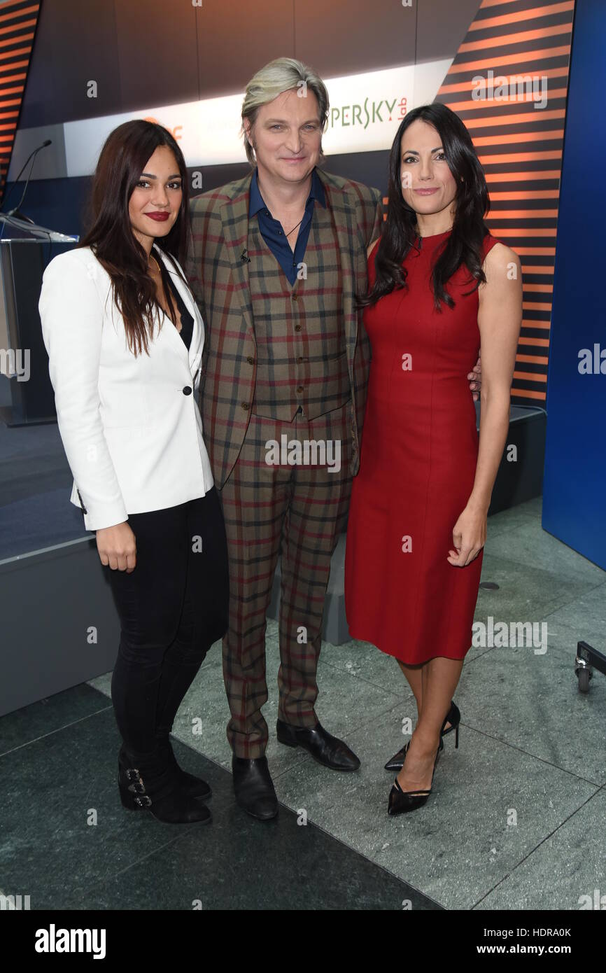 "XY-Preis – Gemeinsam Gegen Das Verbrechen" Preisverleihung im ZDF-Haupstadtstudio in Mitte.  Mitwirkende: Nilam Farooq, Stefan Jürgens, Bettina Zimmermann wo: Berlin, Deutschland bei: 1. November 2016 Stockfoto