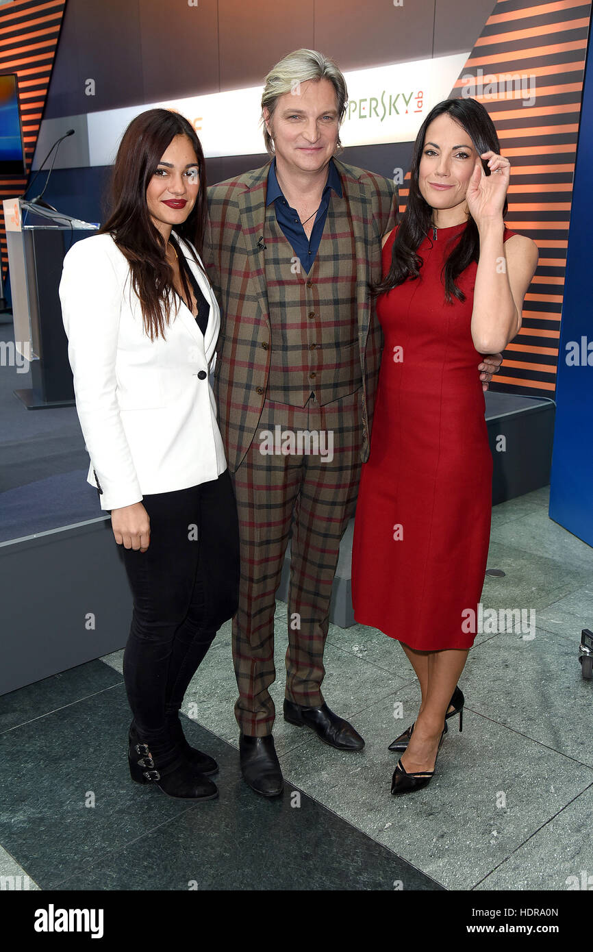 "XY-Preis – Gemeinsam Gegen Das Verbrechen" Preisverleihung im ZDF-Haupstadtstudio in Mitte.  Mitwirkende: Nilam Farooq, Stefan Jürgens, Bettina Zimmermann wo: Berlin, Deutschland bei: 1. November 2016 Stockfoto