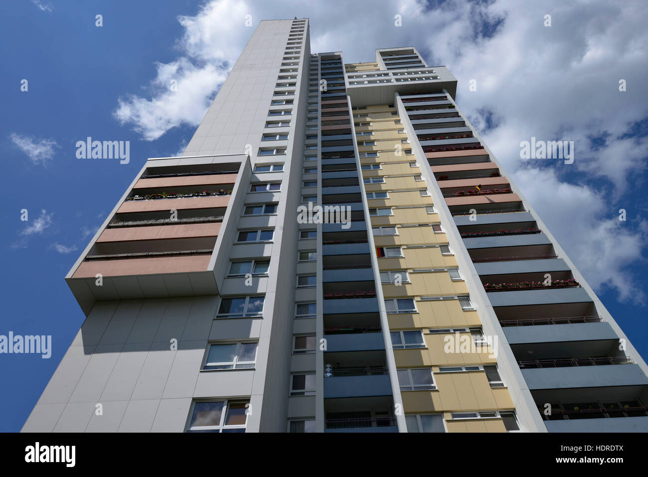 Wohnhochhaus Ideal, Fritz-Erler-Allee 120, Gropiusstadt, Neukölln, Berlin, Deutschland Stockfoto