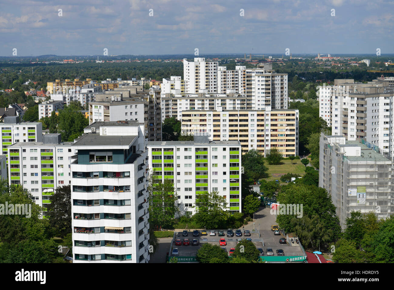 Hochhaeuser, Fritz-Erler-Allee, Gropiusstadt, Neukölln, Berlin, Deutschland Stockfoto