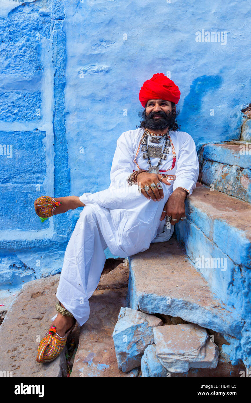 Mann aus Rajasthan in traditioneller Kleidung, Jodhpur, Rajasthan, Indien Stockfoto