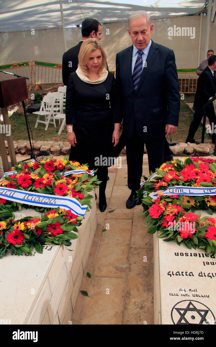 Israels Ministerpräsident Benjamin und Sara Netanyahu am Grab von Oberstleutnant John Henry Patterson Stockfoto