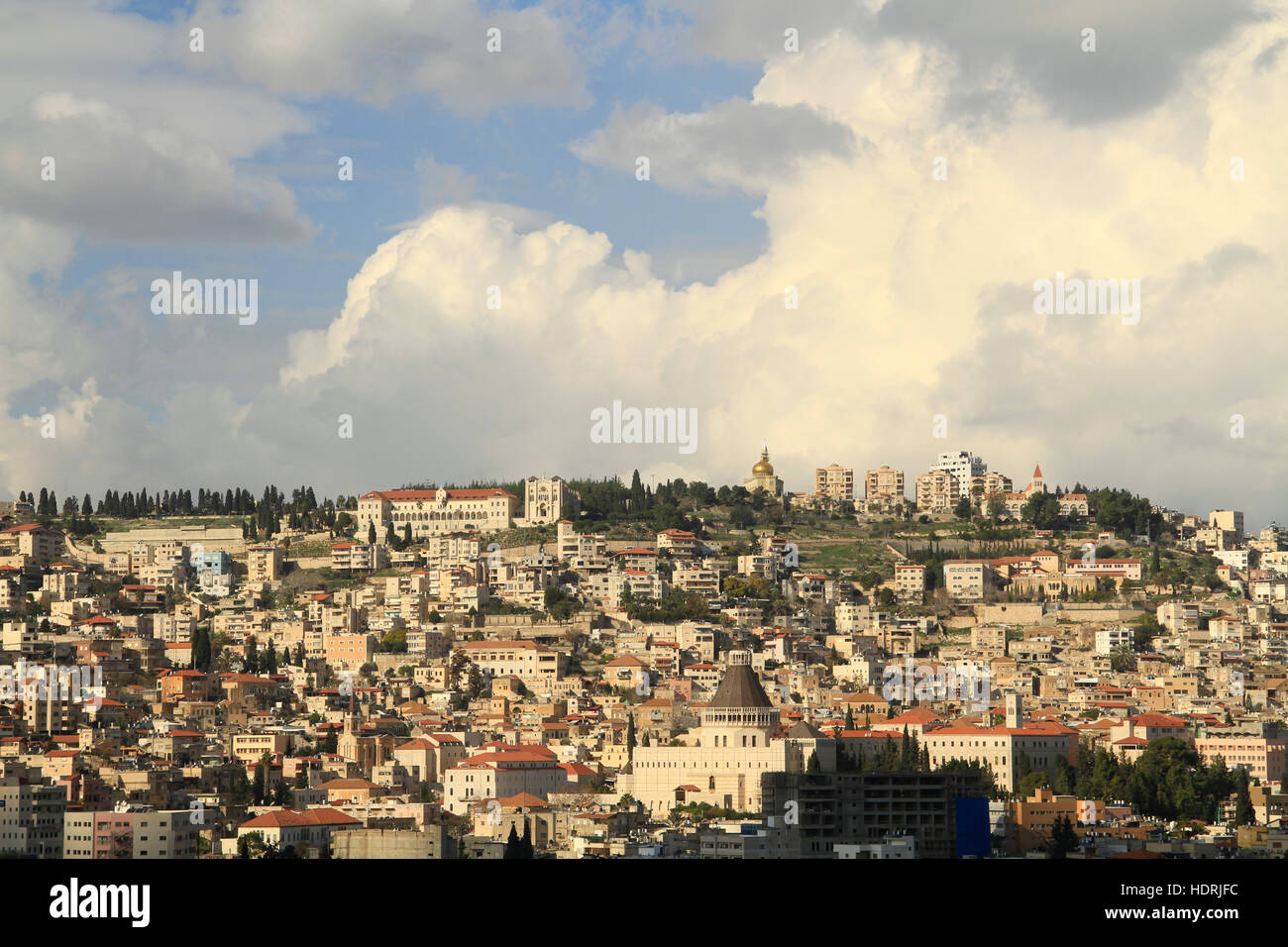 Israel, unteren Galiläa, einen Blick auf Nazareth von "Angst-Berg" Stockfoto