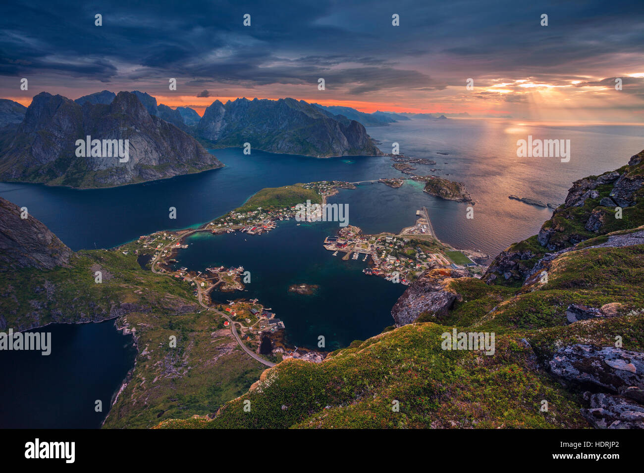 Norwegen. Blick vom Reinebringen auf Lofoten Inseln, Norwegen. Stockfoto