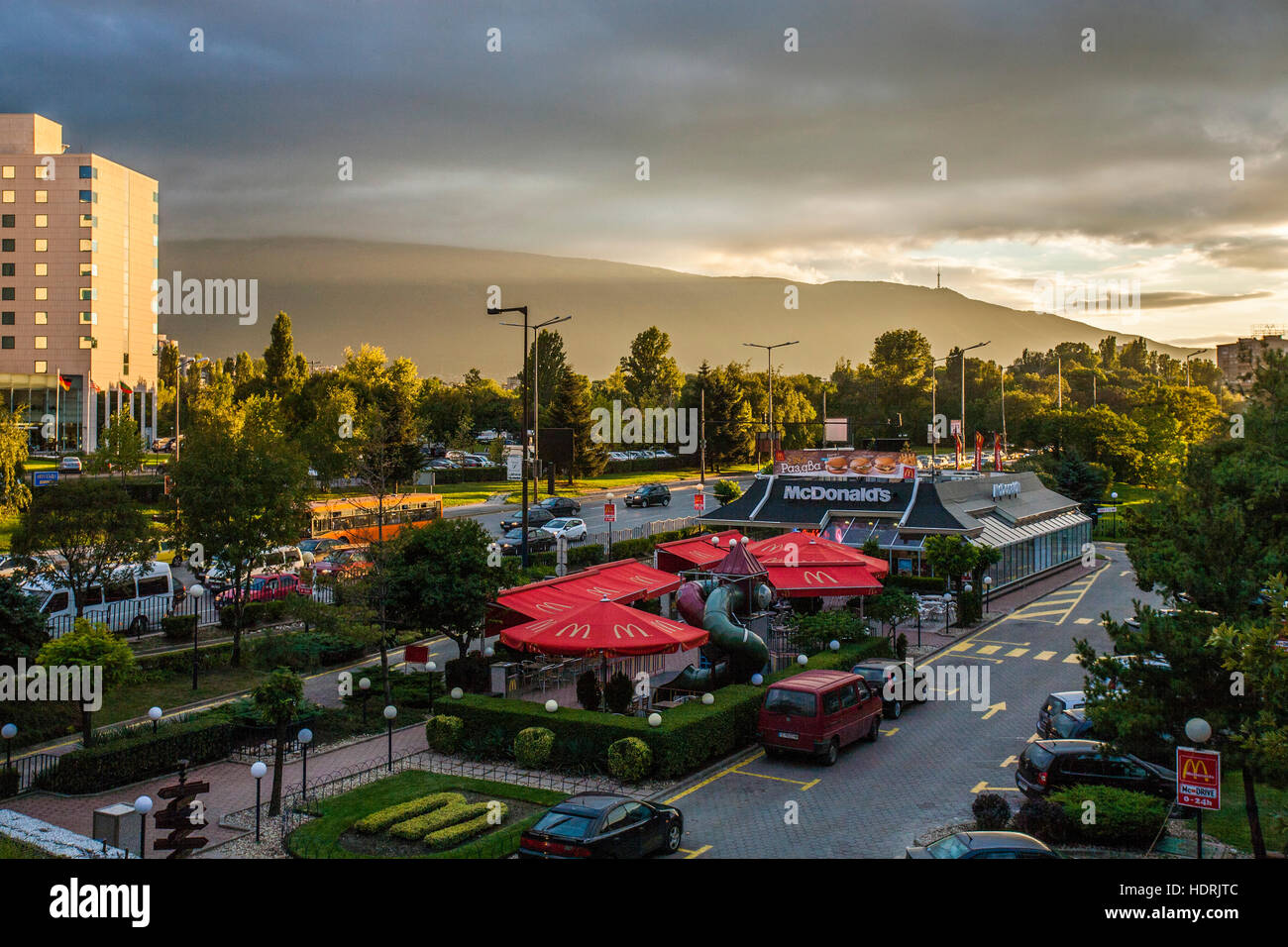 McDonalds am Fuße des Vitosha Berg, Sofia, Bulgarien Stockfoto