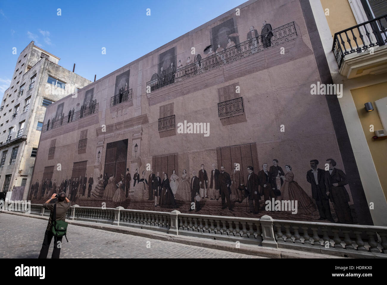 Wandbild reflektierenden La Casa del Marques de Arcos, gemalt vom Künstler Andres Caprillo Carrillo, Darstellung des 19. Jahrhunderts Künstler, Dichter, Schriftsteller und philosop Stockfoto