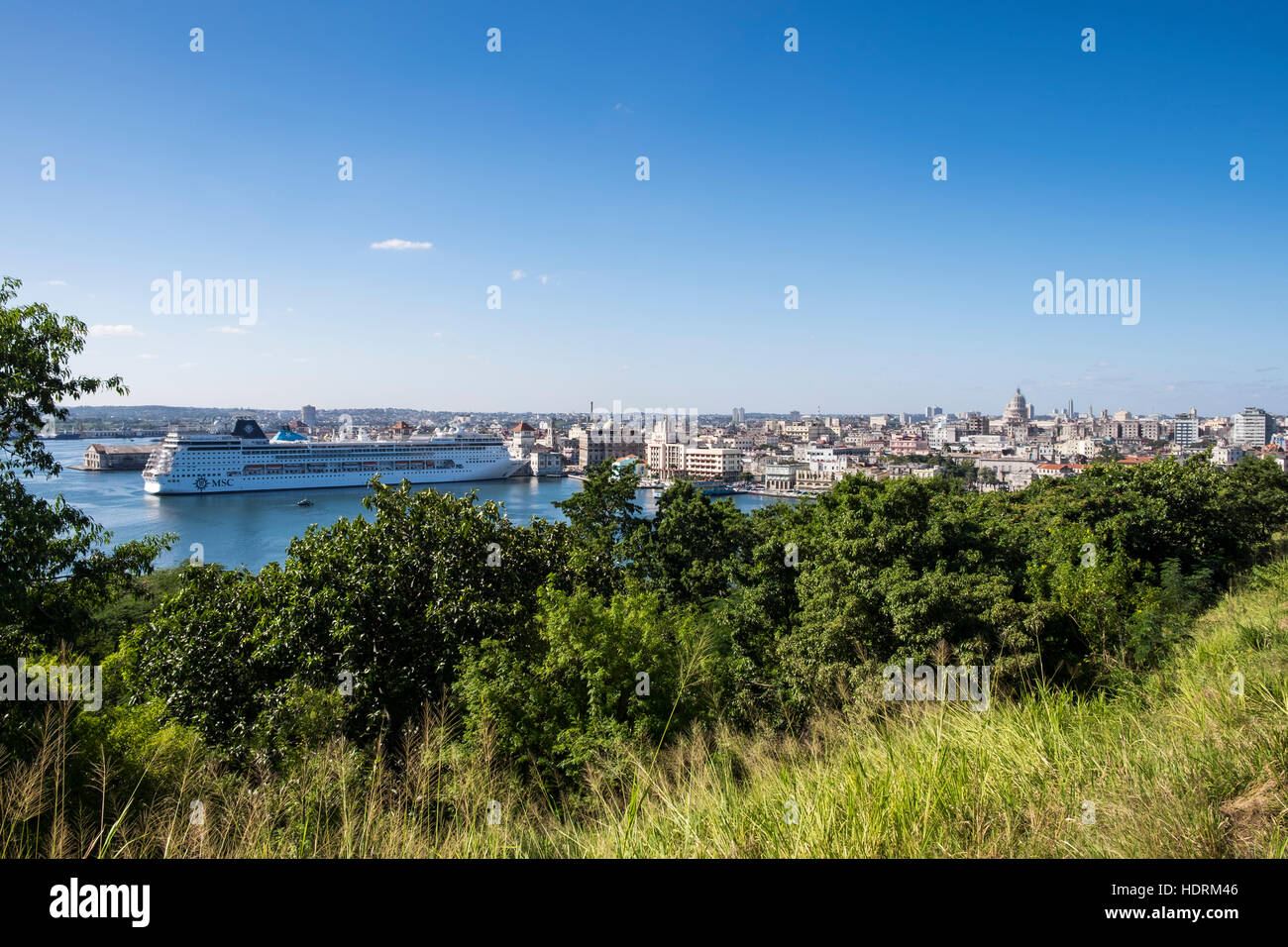 Kreuzfahrtschiff MSC Armonia angedockt im Hafen von La Havanna, Kuba. Stockfoto