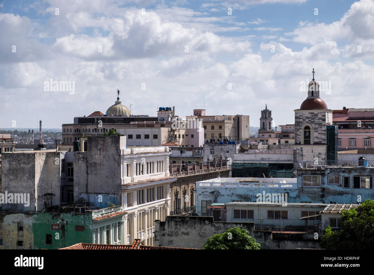 Blick vom Glockenturm in der Kathedrale de San Cristobel De La Habana, La Havanna, Kuba. Stockfoto