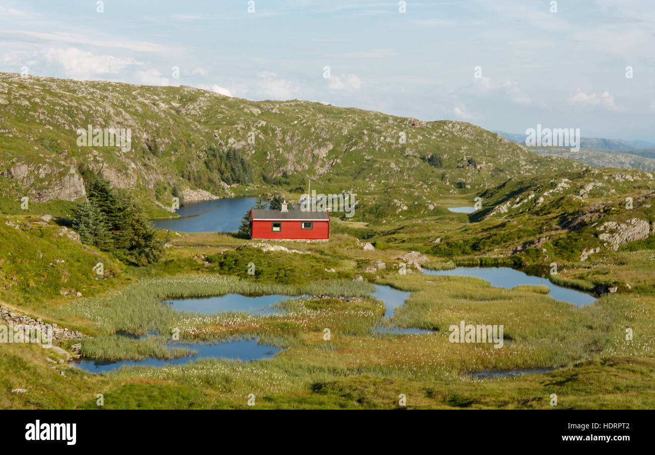Traditionelle norwegische Landschaft Haus an der Spitze des Ulriken Berges in der Nähe von Bergen Stadt Stockfoto