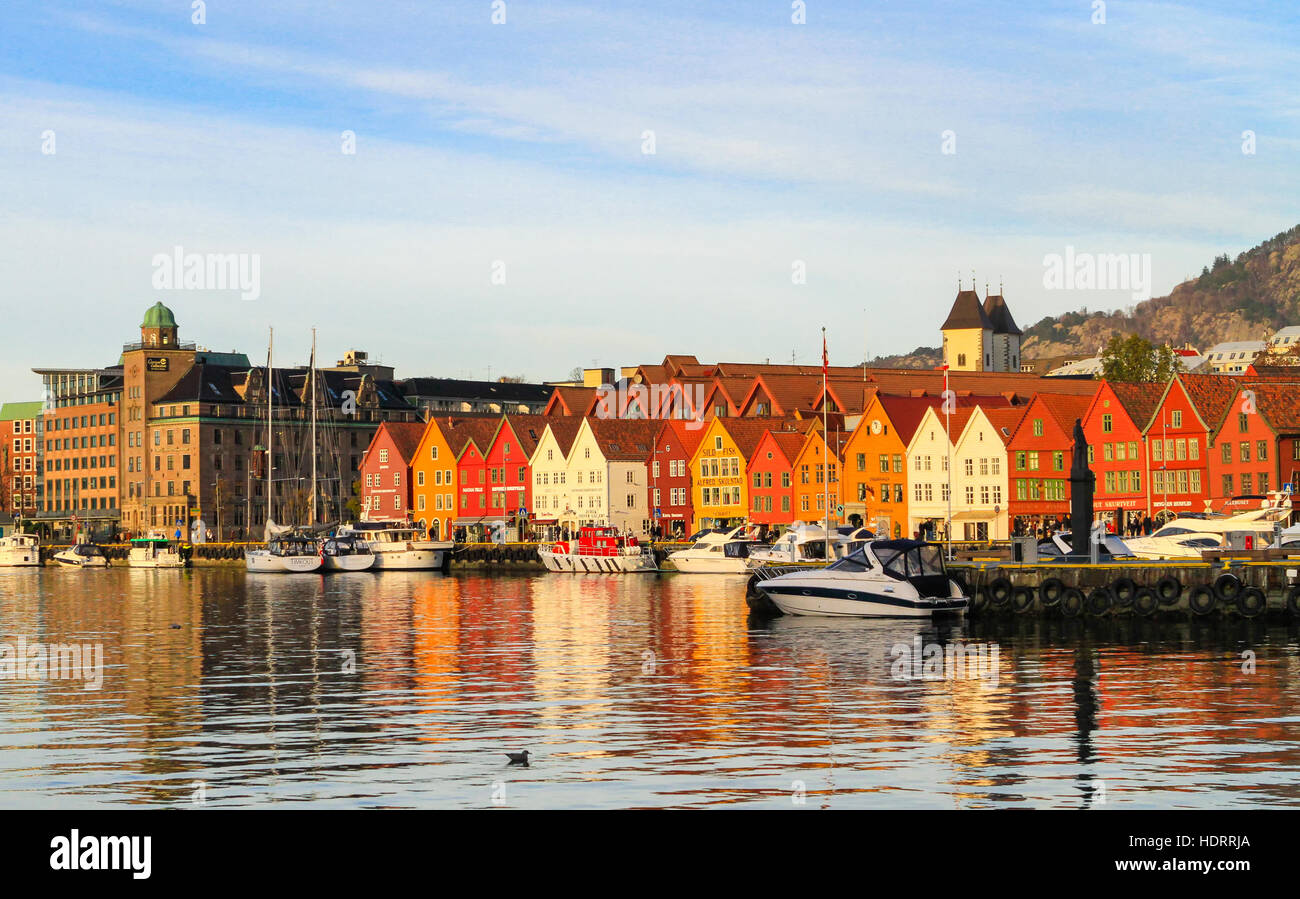 teil-der-stadt-bryggen-fotos-und-bildmaterial-in-hoher-aufl-sung-alamy