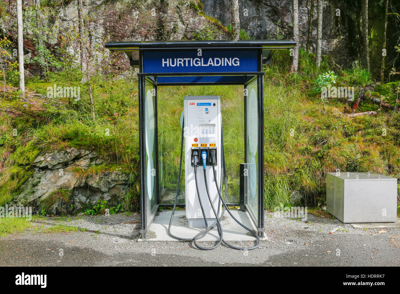 Elektro-Auto Ladestation in der Nähe von Bergen, Norwegen. Stockfoto